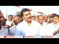 Sunil offers prayers at Tirumala for success of 2 Countries movie