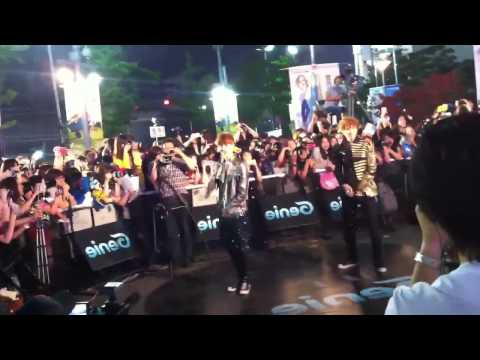 120602 EXO-K Genie AR Show - CHANYEOL & SEHUN