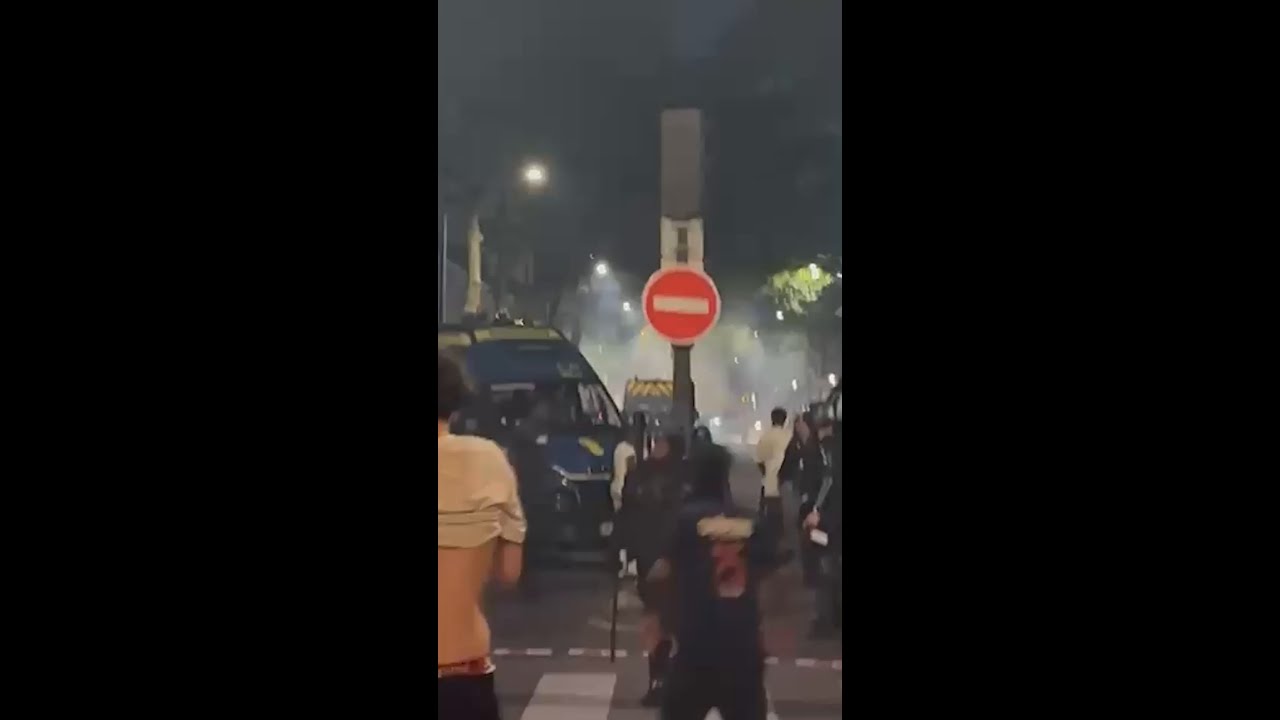 Les images des premiers débordements à Paris après la victoire du PSG