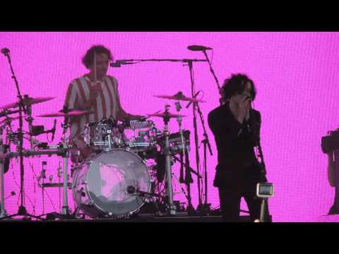 The 1975 - Love Me