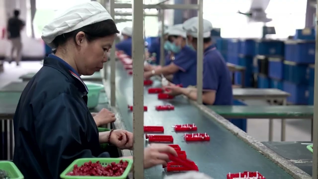 China's Q3 GDP growth slows to one-year low | REUTERS