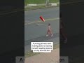 Barbers stop child from wandering into traffic  - 00:22 min - News - Video