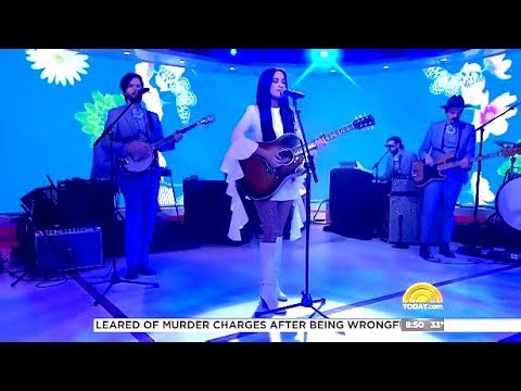 Kacey Musgraves Performs