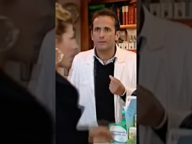 Uccio De Santis in farmacia 🤣