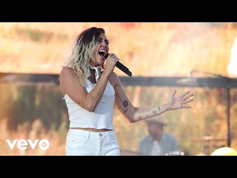 Miley Cyrus - Jolene (Live at Wango Tango 2017) HD