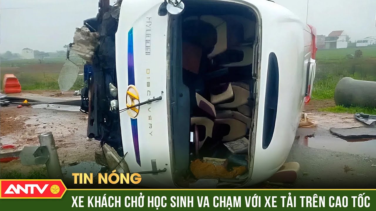 Xe đầu kéo tông xe 16 chỗ chở giáo viên, học sinh lật nghiêng trên cao tốc | ANTV