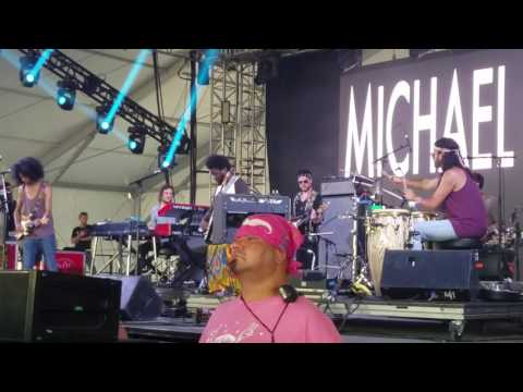 Michael Kiwanuka Bonnaroo 2017 intro and Cold Little Heart