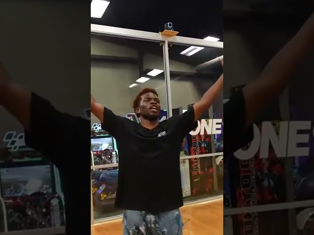 Duke Dennis Beats Davis In A 1v1 Basketball Game