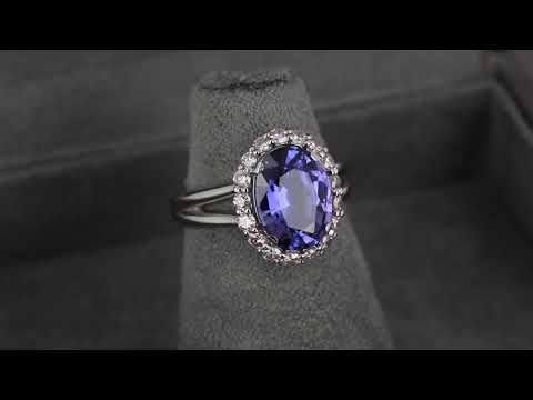 Перстень из белого золота с сапфиром и бриллиантами