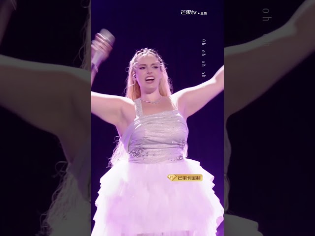 #GraceKinstler 歌手舞台直拍《闪闪惹人爱》极具爆发力的歌声如同夏日的雷阵雨 洗涤所有尘埃 做自己即是闪闪惹人爱 #歌手2025 #singer2025 #mangotv #shorts