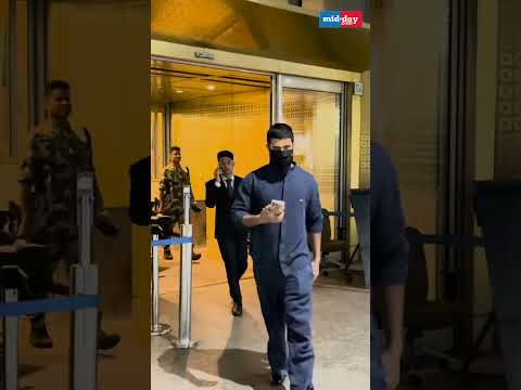 Vijay Deverakondas Airport Look Turns Heads  15 thousand views  play Short