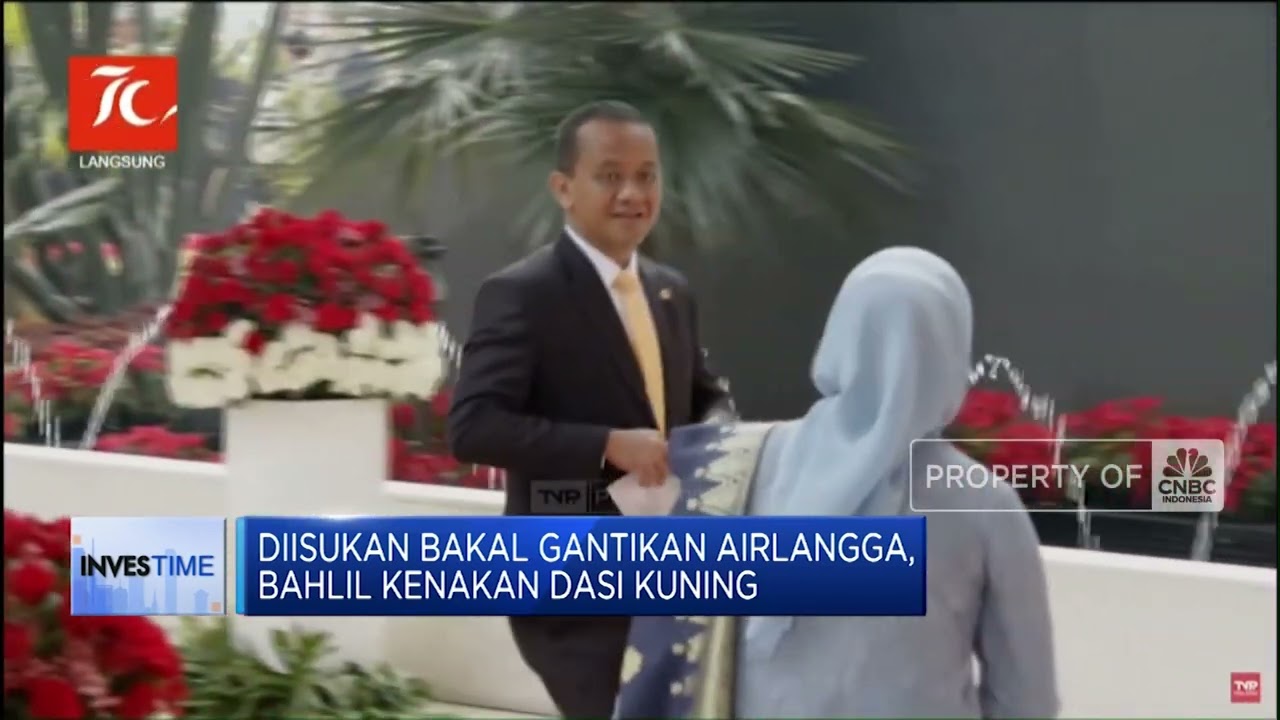 Diisukan Bakal Gantikan Airlangga, Bahlil Kenakan Dasi Kuning