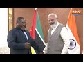 PM Modi ने Mozambique के राष्ट्रपति Filipe Nyusi से की मुलाकात | Vibrant Gujarat Summit  - 02:52 min - News - Video