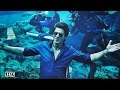 Watch: SRK strikes his SIGNATURE POSE in DUBAI