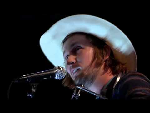 Del Barber Performs