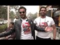 Pathaan को देखने सिनेमाघरों में उमड़ी भीड़, Shah Rukh का शानदार कमबैक लोगों को भाया  - 05:13 min - News - Video