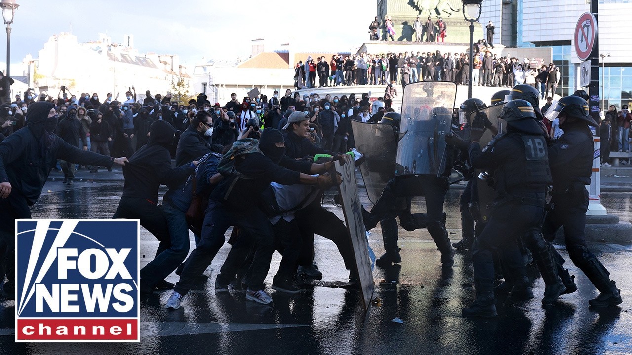 Police deploy TEAR GAS, WATER CANNONS as Paris riots RAGE