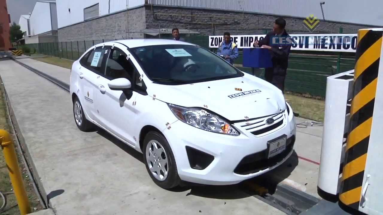 Crash test ford fiesta sedan #4