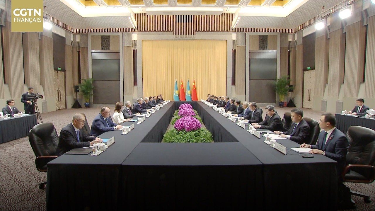 Xi Jinping rencontre le président kazakh à Shanghai