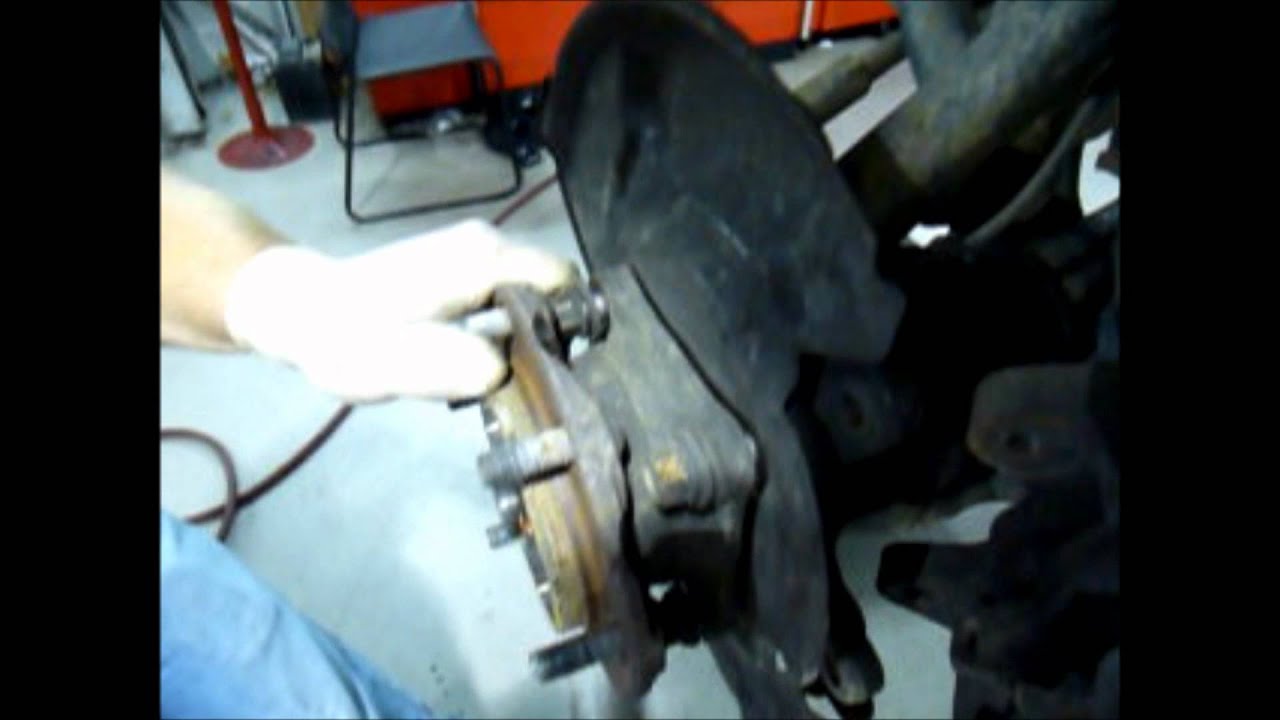 toyota tacoma wheel bearing repair #7