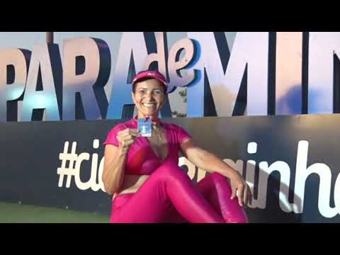 Vídeo: Todo mundo de rosa subindo o Cristo