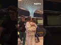 Priyanka Chopra पति Nick Jonas और बेटी Malti Marie के साथ Mumbai Airport पर आई नज़र  - 00:51 min - News - Video