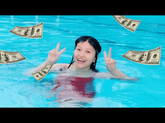 BERENANG DEMI UANG!!!