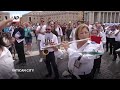 Catholic faithful gather to wish Pope Leo XIV happy 70th birthday  - 01:14 min - News - Video