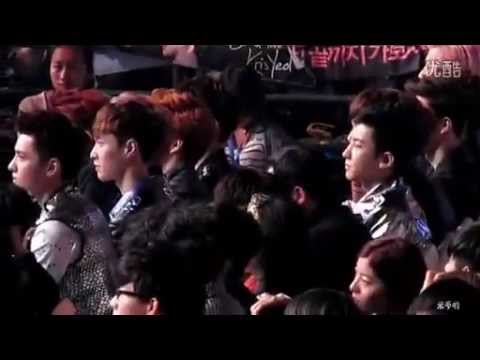 130414 EXO Watching Hangeng Receive Best Album Production Award @ 13th Annual Billboard Awards