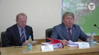 Глава округа Александр Авдеев выступил с докладом перед депутатами