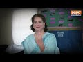 मतदान के दौरान Delhi में Gandhi Family दिखी साथ, Priyanka Gandhi की बेटी ने पहली बार की Voting  - 01:32 min - News - Video