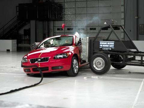Тест за видео катастрофа Volvo C70 от 2005 година