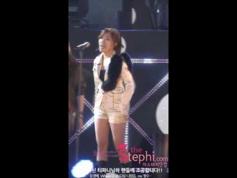 091010 SND Tiffany w/ f(x) Victoria 2009 Dream Concert