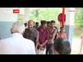 Phase 2 Voting: वायनाड के कल्पेट्टा में बूथ की सुरक्षा के लिए तैनात केरल पुलिस के जवान-स्कूली छात्र  - 02:27 min - News - Video