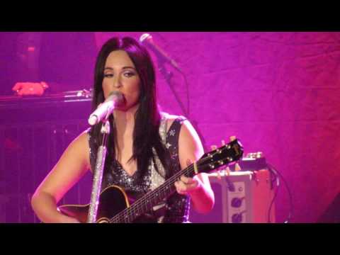 Kacey Musgraves - Burn One with John Prine 12/31/16 { Grand Ole Opry New Years Eve}