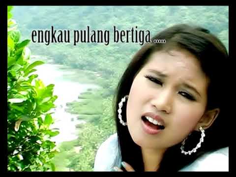 Yen Berlin • Dibalik Penantian (Official Music Video)