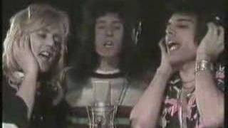 Queen - Somebody To Love thumbnail