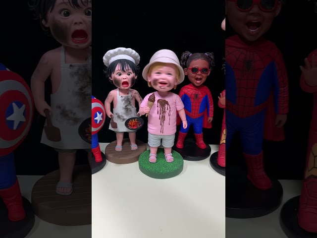 Satisfying Head Movement – Handmade Clay Bobbleheads in Sync