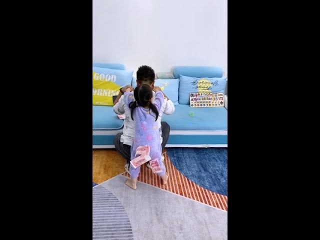 向老頭要零用錢太難了，还好有女兒幫忙 #喜愛度激勵計劃 #快成長計劃 #潮流生活成長之星