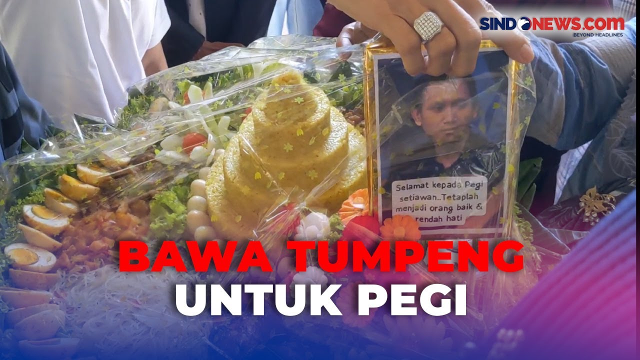 Rombongan Emak-Emak Asal Indramayu Bawakan Tumpeng untuk Pegi
