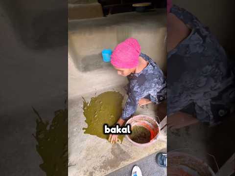 😳 Kamu Berani Coba Cara Bersih-Bersih Ala Suku Sasak Ini? #shorts