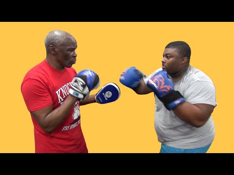 Floyd Mayweather shows super heavyweight his skills