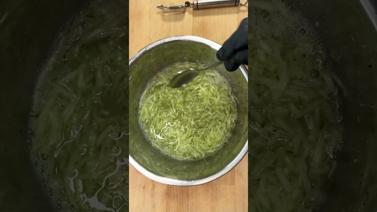 Jak udělat okurkový salát 🥒 #ostravskygastrošef #heřmangazda #okurkovysalat #salat