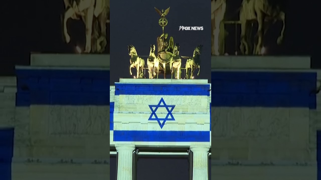 TOUCHING TRIBUTE: Berlin’s iconic Brandenburg Gate glowed with the Israeli flag #shorts #israel #fox