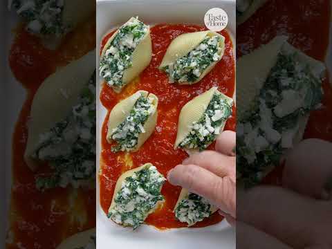 When you crave a simple, comforting dinner, try this stuffed shells recipe! #stuffedshells