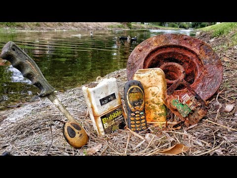 Found phone, knife, computer parts, car parts and more while magnet fishing for treasure!! video thumbnail
