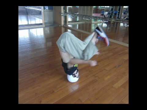 Breakdance Slow Motion-Headspin 頭轉 慢動作(B-boy嗆司)