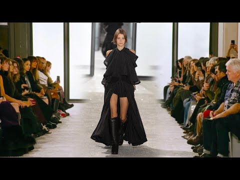 Sacai | Spring/Summer 2025 | Paris Fashion Week