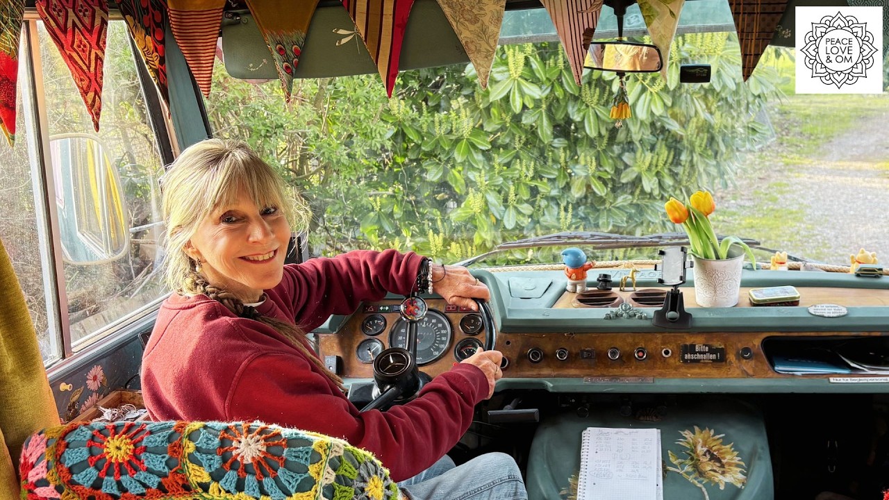 64 Jahre, Oldtimer und ein selbstgebautes Zuhause – ihre inspirierende Story