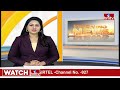 ప్రభుత్వ పాఠశాల వద్ద పేరుకుపోయిన చెత్త.. పట్టించుకోని అధికారులు | Govt Schools |GHMC Telangana |hmtv  - 02:42 min - News - Video